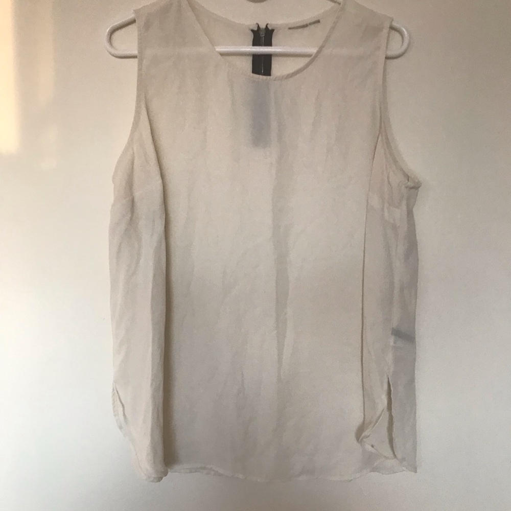 Woman’s Nevada sleeveless extra large top